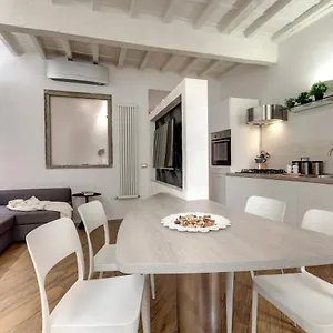 Rosa By Mamo Apartment
