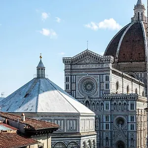 Duomo Elegante Apartment