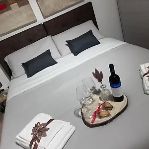 https://theroom41.lecce-hotels.com